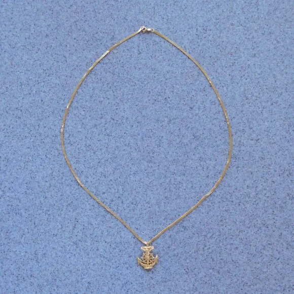 14K gold nautical pendant with 24" 14K gold serpentine chain - Picture 2 of 8